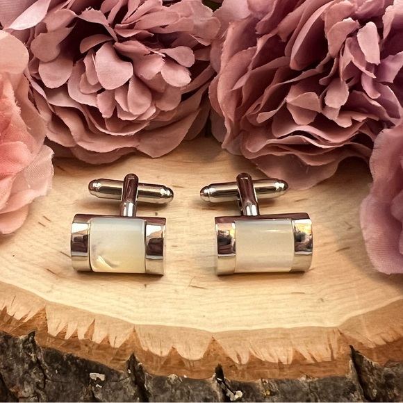 Elegant Silver and Mother of Pearl 3 Pcs Set Cufflinks & Tie Clip - Picture 6 of 17